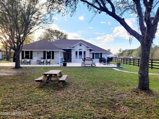 Building Photo - 906 County Rd 217