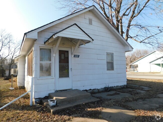 Building Photo - Charming 3-bedroom Rental