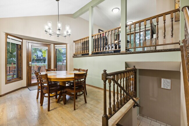 Photo - 2738 Chertsey Dr