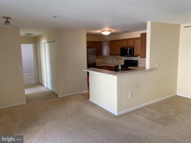 Photo - 110 Lionheart Ln