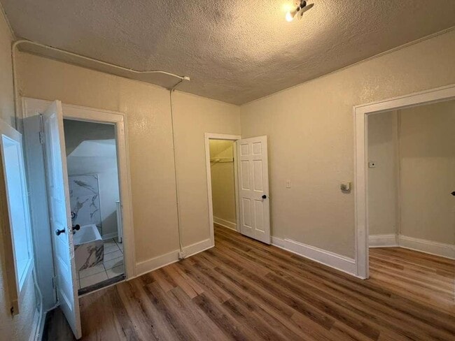 Photo - 2213-2215-2215 N Holton St