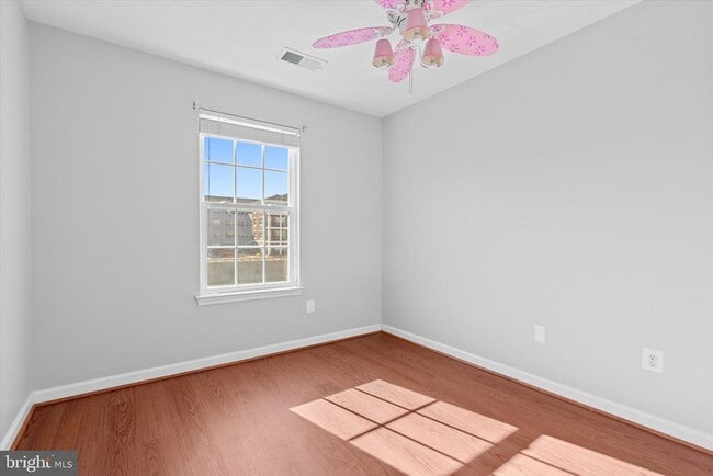 Photo - 4382 Daisy Reid Ave