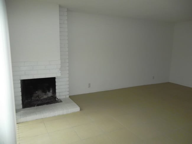 Living Room - 1857 W Malvern Ave Unit 1