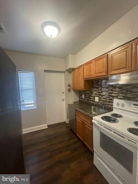 Photo - 2830 R St SE