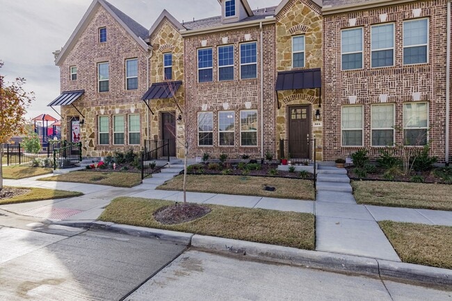 Photo - 326 Shasta Dr