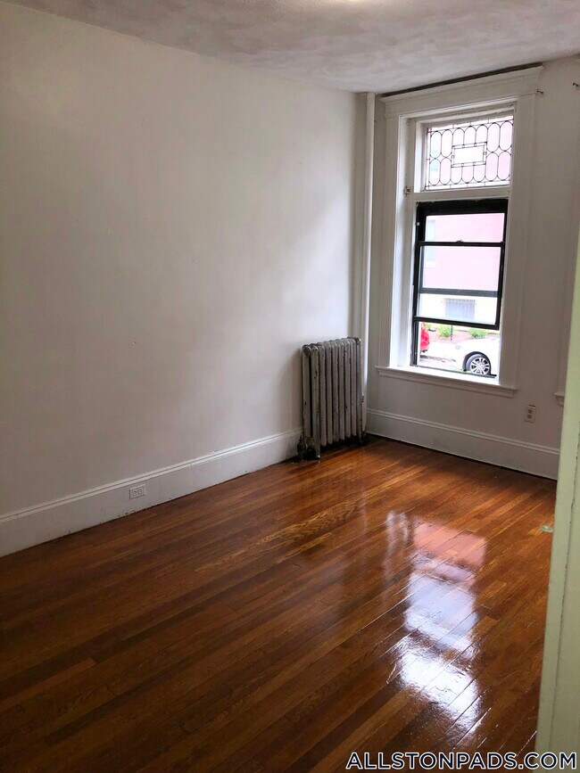 Photo - 1254 Commonwealth Ave Unidad 2