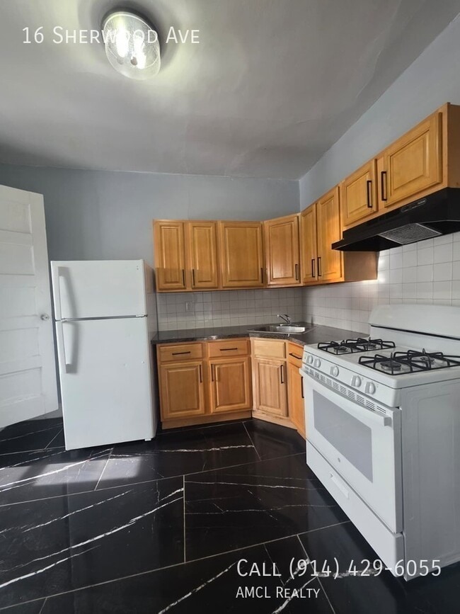 Photo - 16 Sherwood Ave