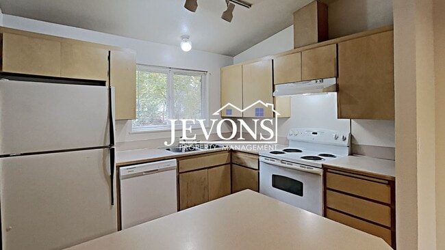 Inviting 3-bedroom duplex near Lakewood To... - Inviting 3-bedroom duplex near Lakewood To... Apartamento Unidad 5615