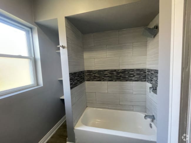 Building Photo - 760 S Kilbourn Ave Rental