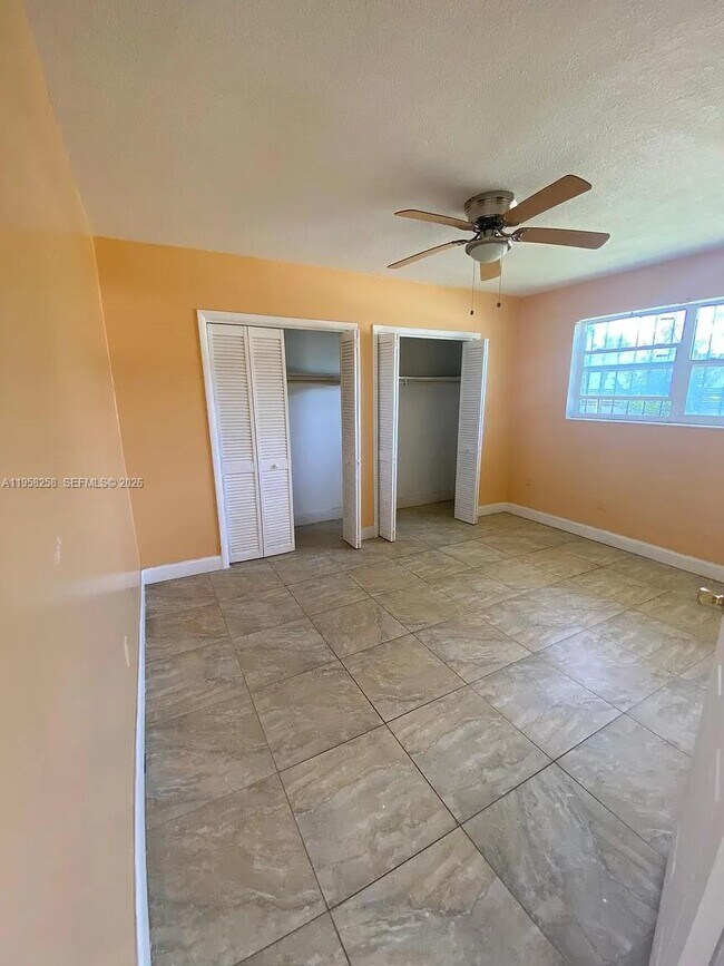 Photo - 43 NW 183rd Terrace Unidad 43