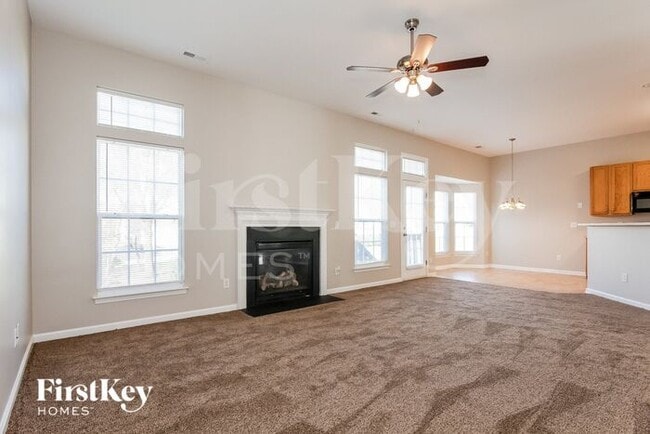 Photo - 2560 McGinnes Pl NW