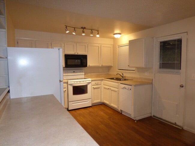 Photo - 3 bed 1 bath House