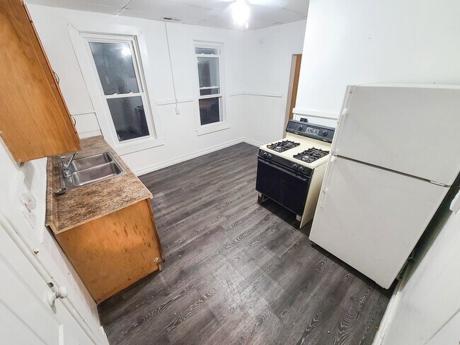 Photo - 636 W 17th St Unidad #2