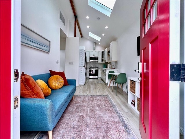 24033 1/2-24032 Welby Way