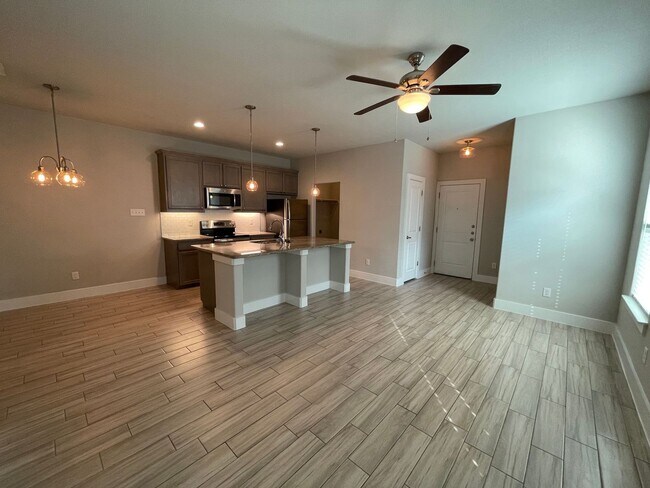 Building Photo - 8037-8039 Arbor Unit 8037