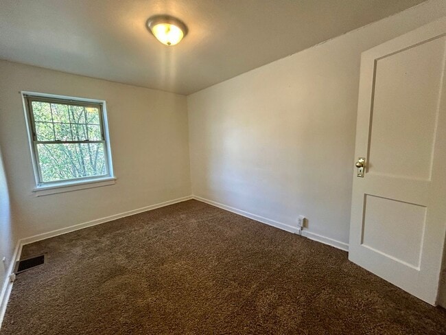 Photo - SPACIOUS 3 BEDROOM TOWNHOME Unit 1201