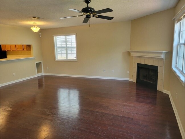 Photo - 1060 Hillsborough Chase NW
