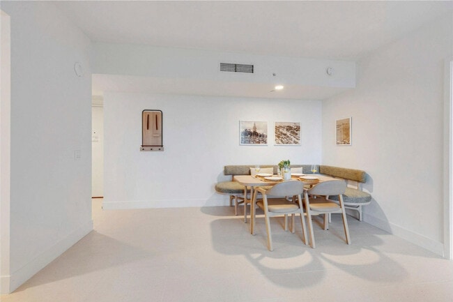 Photo - 601 NE 1st Ave Unidad SI ID1227493P