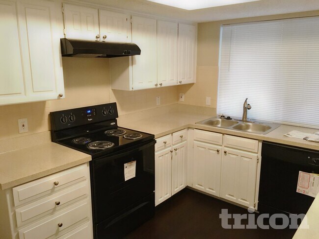 Photo - 3804 Firethorn Dr