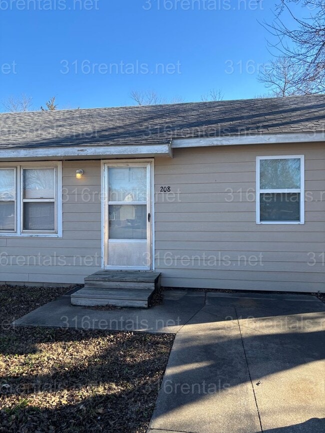 Building Photo - Duplex 2 bed 1 bath available NOW!