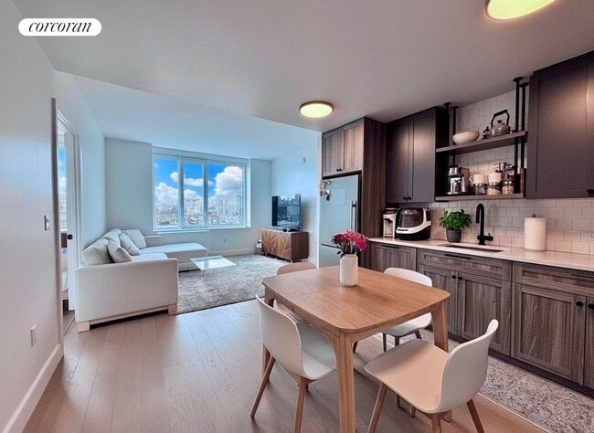 Building Photo - 36-20 Steinway St Rental