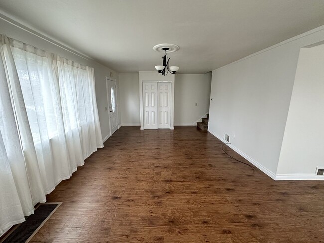 Photo - 320/322 Casey Ave* Unidad 320 Casey Ave