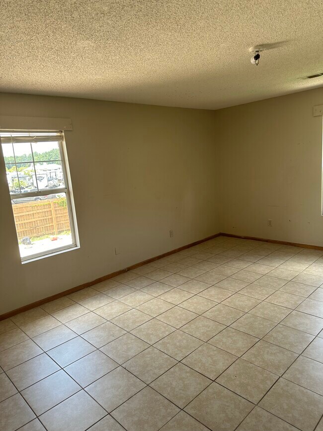 Photo - 51 Arkwright Ln Unit B