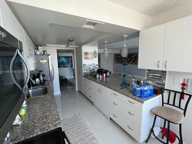 Photo - 18061 Biscayne Blvd