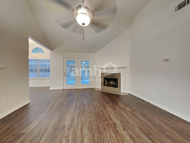 Photo - 118 Golden Gate Dr