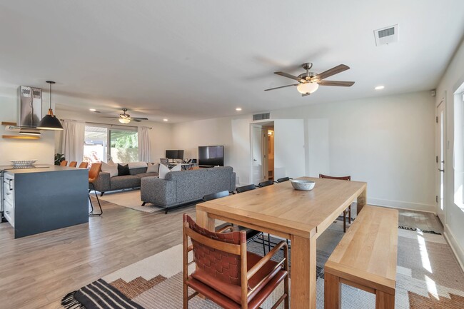 Photo - Updated and Spacious 3BED/2BATH Scottsdale Home