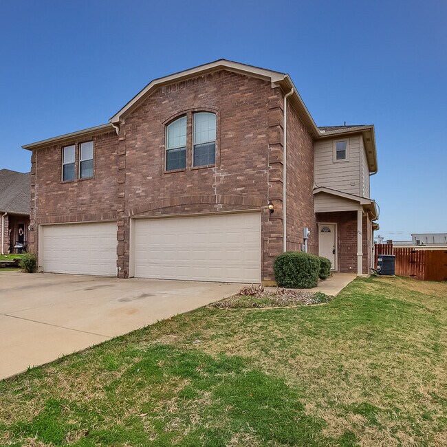 225 Irick Ct Condo Condo for Rent in Aubrey, TX