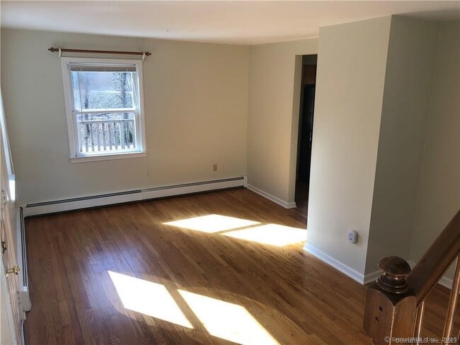 Photo - 21 Simpaug Turnpike