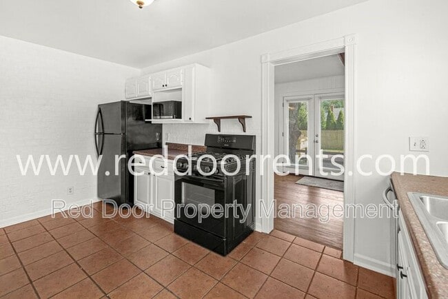 Photo - 957 Woodhill Dr