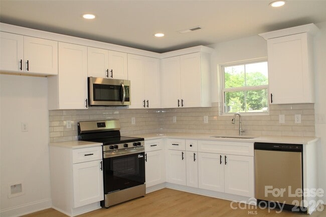 Photo - 574 W Park Ave