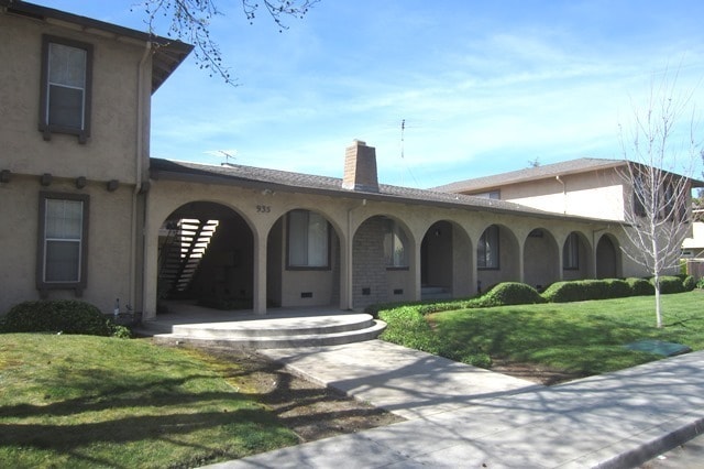Building Photo - 935 Azure St