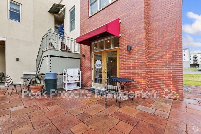 Building Photo - 401 Mason Ct Unit Ste 203 Rental