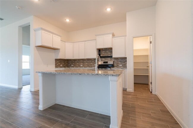 Photo - 113 Caterpillar Ln