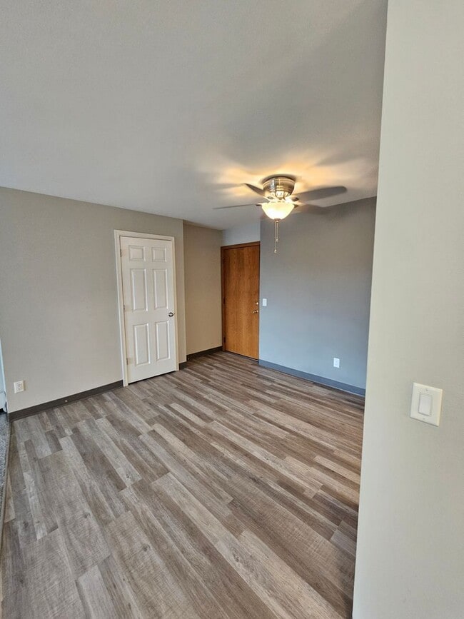Riverwood Apartments