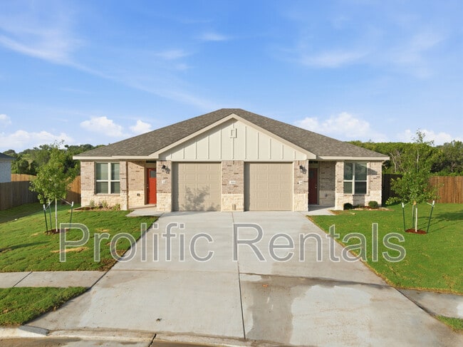 Photo - 509 Adley Ave