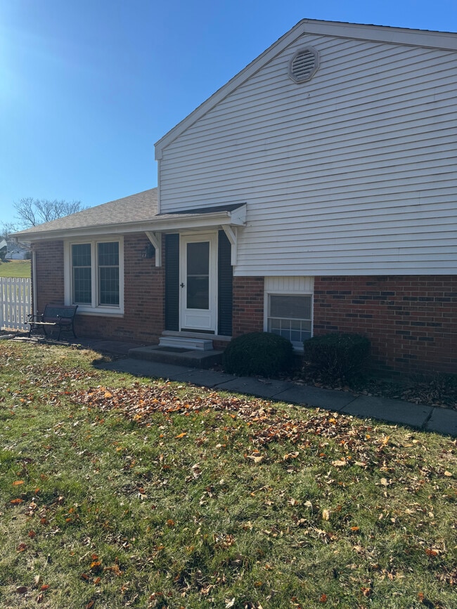 Photo - 295 Jamestown Rd