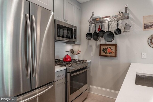 Photo - 3918 W St NW Unit 6