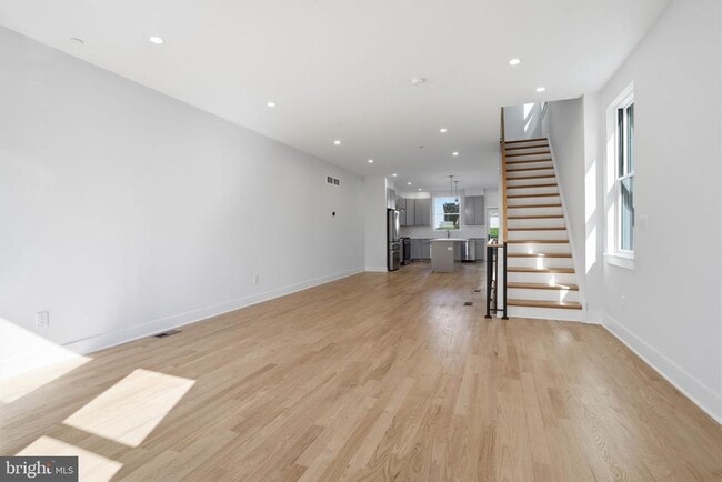 Building Photo - 222 Hermitage St