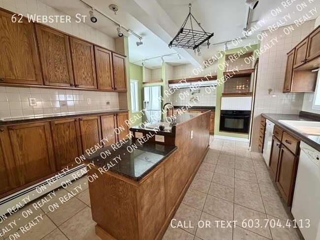 Building Photo - 62 Webster St