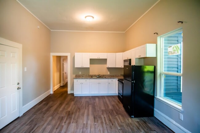 Building Photo - 509 5th St Unit 509 B
