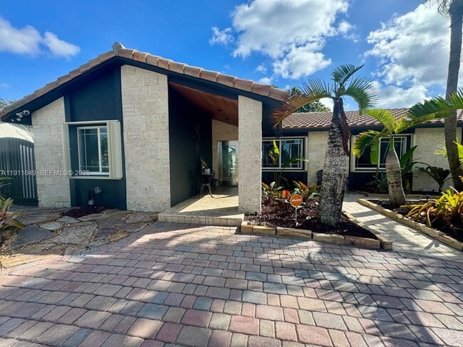 Photo - 6905 SW 148th Ct