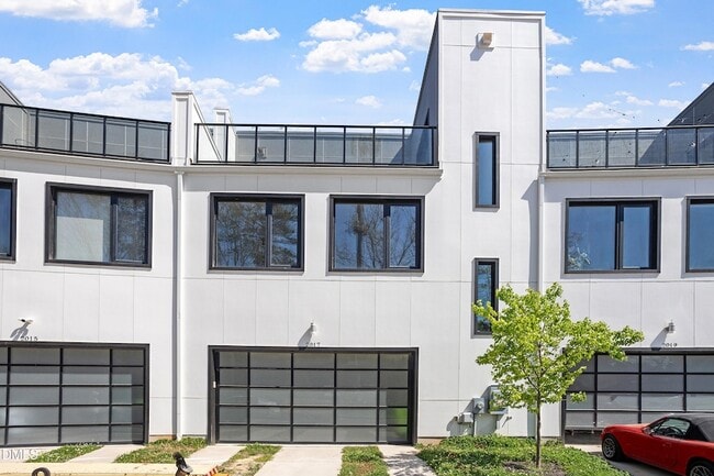 Photo - 2017 Jade St