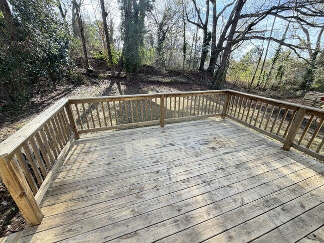 Building Photo - 124 Riverview Ct