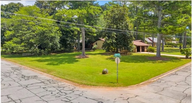 Photo - 3102 Claiborne Dr NW