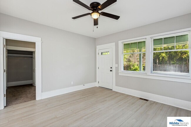 Photo - Large Bungalow  in College Hill