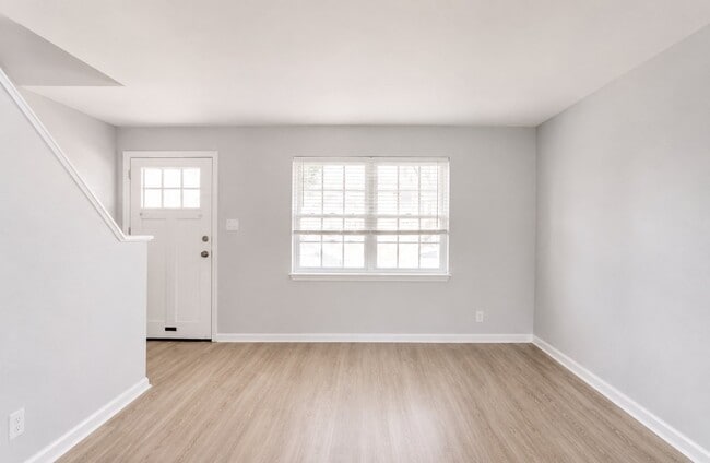 Photo - 124 Yorke St